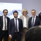 Le conseiller fédéral Albert Rösti, Beat Imboden (directeur de Grande Dixence SA), Amédée Murisier (président de Grande Dixence SA), la présidente de Zermatt Romy Biner-Hauser et le conseiller d'Etat valaisan Roberto Schmidt ont fait le point sur le projet du Gornerli. KEYSTONE/ANTHONY ANEX